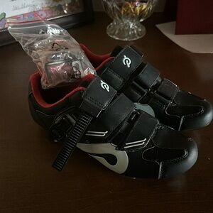 Peloton shoes NWT.